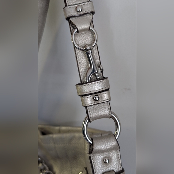 Coach | Chain Duffle #F19722 Crossbody Purse, Silver Toned Leather Bag - Picture 10 of 15